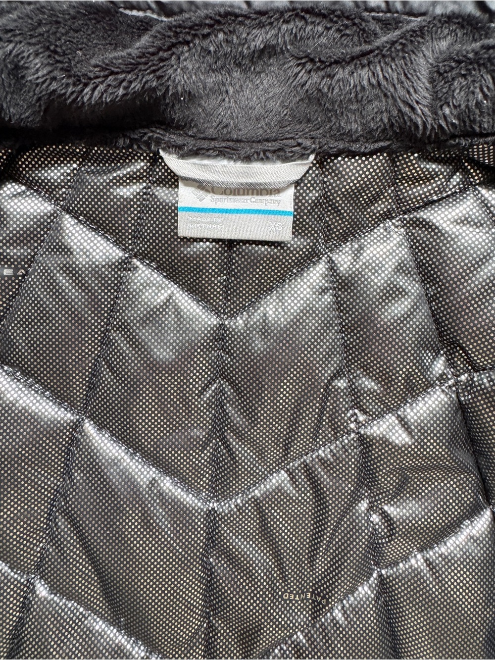 Columbia Women's Black Quilted Puffer Vest - Picture 3 of 3
